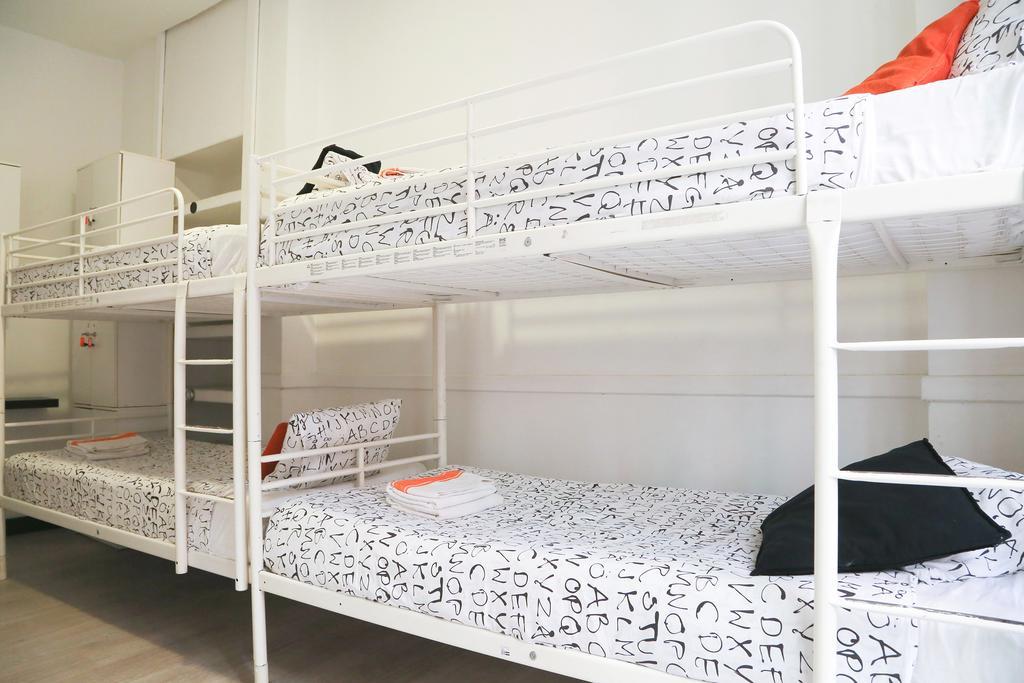 Hostels Meetingpoint Madrid Esterno foto