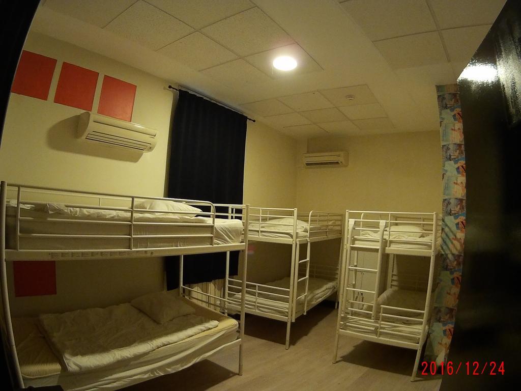 Hostels Meetingpoint Madrid Esterno foto
