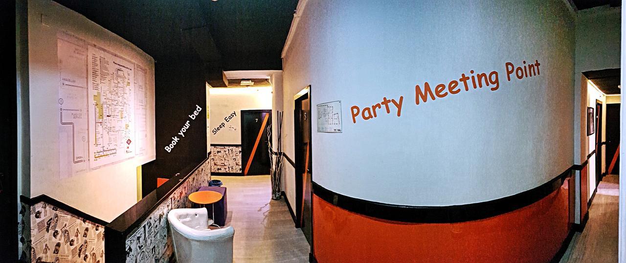 Hostels Meetingpoint Madrid Esterno foto