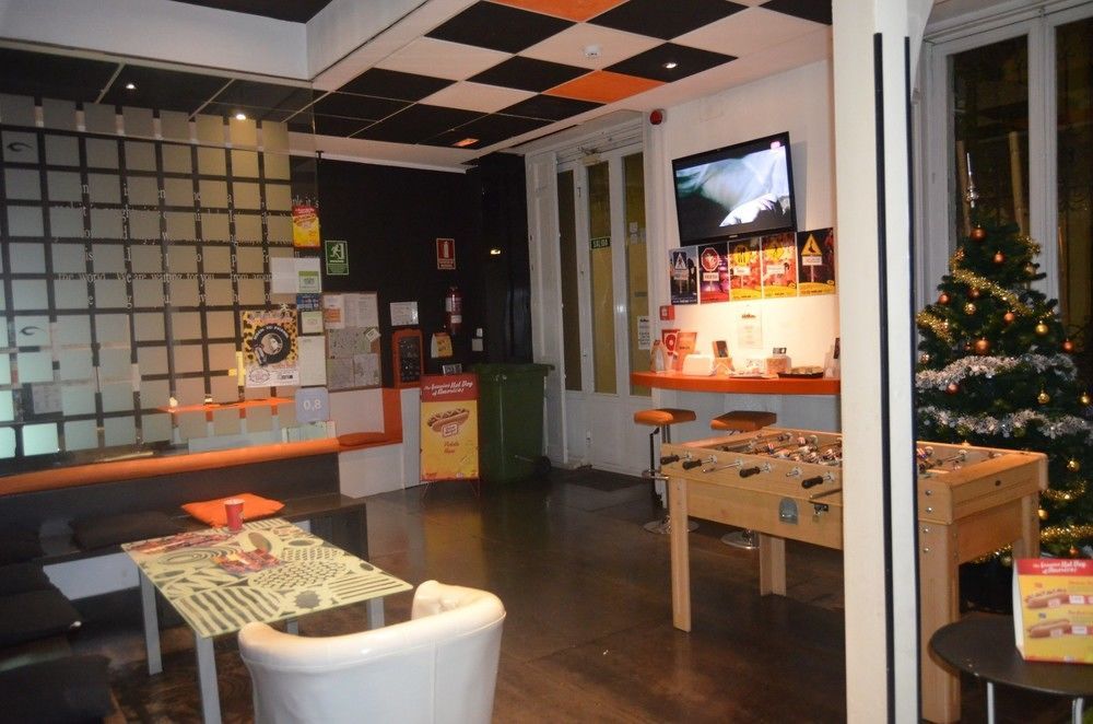 Hostels Meetingpoint Madrid Esterno foto