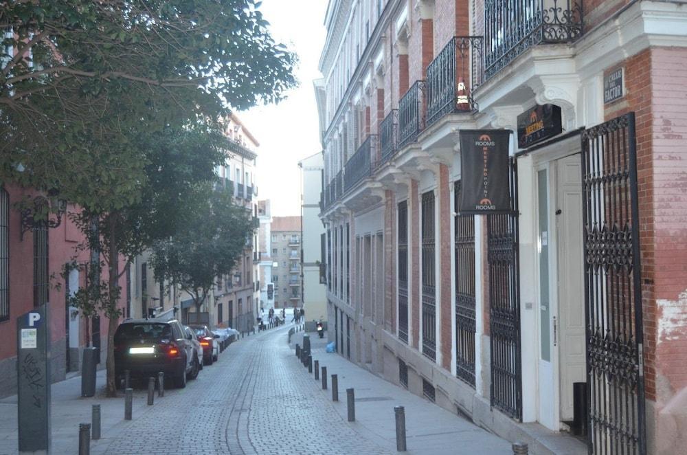 Hostels Meetingpoint Madrid Esterno foto